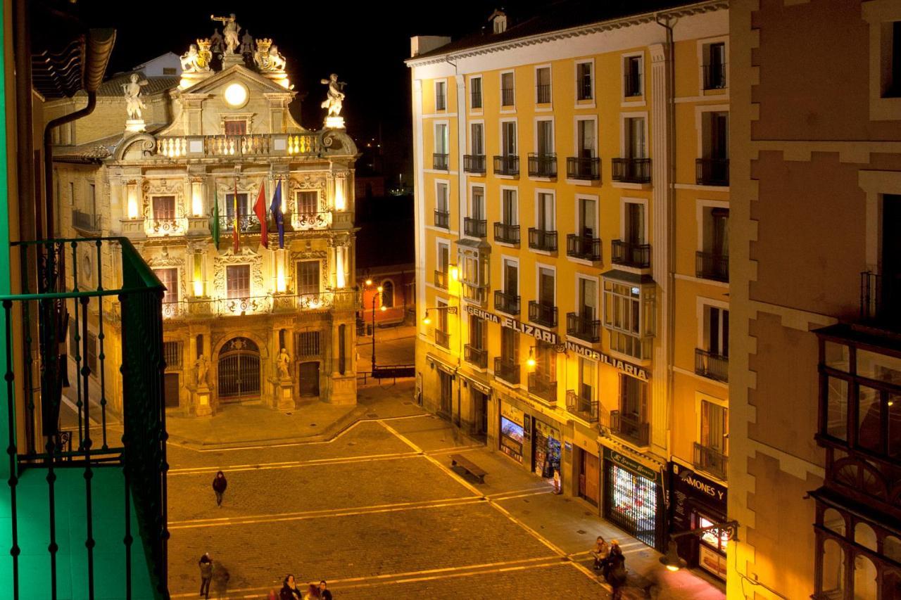 Hotel Pompaelo Plaza del Ayuntamiento&Spa Pamplona Esterno foto